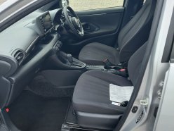 TOYOTA YARIS X 2020