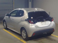 TOYOTA YARIS X 2020