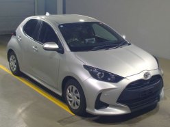 TOYOTA YARIS X 2020