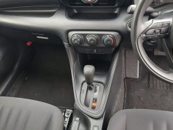 TOYOTA YARIS X 2020
