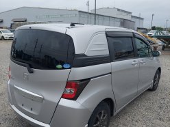 HONDA FREED SPIKE G Just Selection 2011