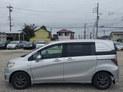 HONDA FREED SPIKE G Just Selection 2011