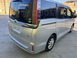 TOYOTA NOAH Hybrid X 2018