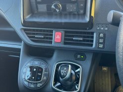 TOYOTA NOAH Hybrid X 2018