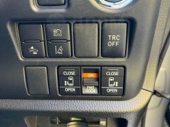 TOYOTA NOAH Hybrid X 2018