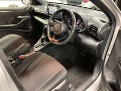 TOYOTA YARIS X 2020