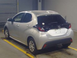 TOYOTA YARIS X 2020