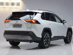 TOYOTA RAV4 Premium Edition 2021