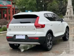 VOLVO XC40  2020
