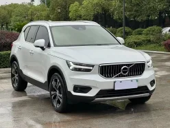 VOLVO XC40  2020