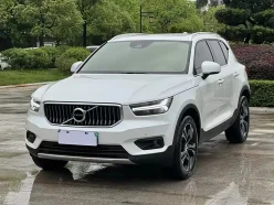 VOLVO XC40  2020