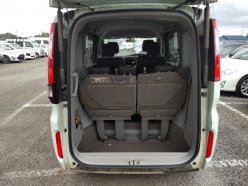 HONDA STEPWGN G 2015
