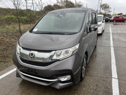 HONDA STEPWGN SPADA 2015