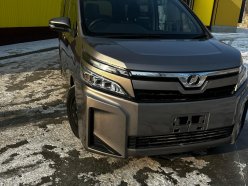 TOYOTA VOXY X 2020