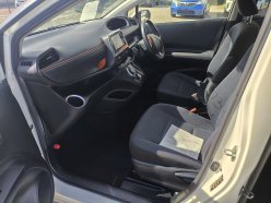 TOYOTA SIENTA G 2016