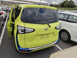 TOYOTA SIENTA X 2015