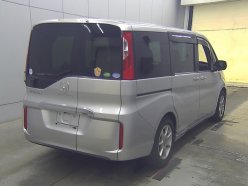 HONDA STEPWGN G 8 МЕСТ 2015