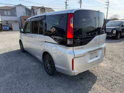 HONDA STEPWGN G 4WD 2015