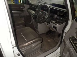 HONDA STEPWGN G 7-SEATERS 2015
