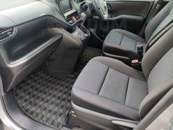TOYOTA VOXY X 2018