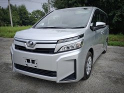 TOYOTA VOXY X 2018