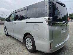 TOYOTA VOXY X 2018