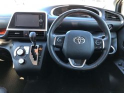 TOYOTA SIENTA G 2017