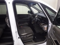 HONDA STEPWGN 4WD G-EX 7 SEATER 2015