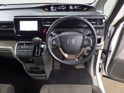 HONDA STEPWGN 4WD G-EX 7 SEATER 2015