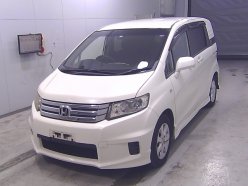 HONDA FREED SPIKE G Aero 2011