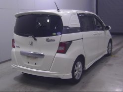 HONDA FREED SPIKE G Aero 2011