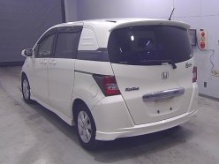 HONDA FREED SPIKE G Aero 2011