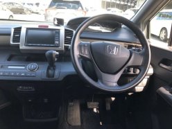 HONDA FREED SPIKE G Just Selection 2011