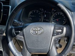 TOYOTA LAND CRUISER PRADO TX LEATHER PACKAGE 7-SEATER 2017