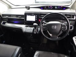 HONDA STEPWGN COOL SPIRIT 8-SEATERS 2015
