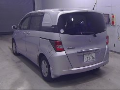 HONDA FREED SPIKE G JUST SELECTION 2010