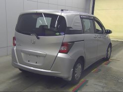 HONDA FREED SPIKE G 2011