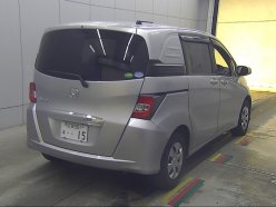 HONDA FREED SPIKE G PREMIUM EDITION 2015