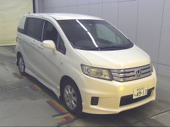 HONDA FREED SPIKE G Aero 2011