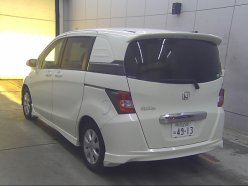 HONDA FREED SPIKE G Aero 2011