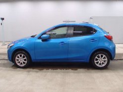 MAZDA DEMIO 13S 4WD 2015
