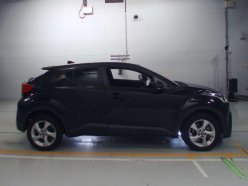 TOYOTA C-HR S-T 4WD 2016