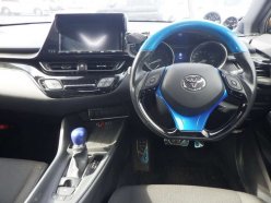 TOYOTA C-HR S-T 4WD 2017