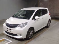 SUBARU TREZIA 1.3i-L 2013