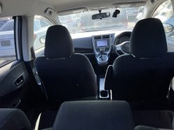 SUBARU TREZIA 1.3i-L 2013