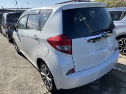 SUBARU TREZIA 1.3i-L 2013