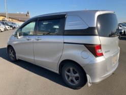 HONDA FREED SPIKE G JUST SELECTION 2010