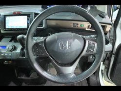 HONDA FREED G Premium Edition 7seats 2015