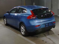 VOLVO V40 T3 2015