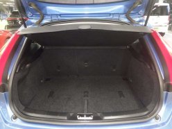 VOLVO V40 T3 2015